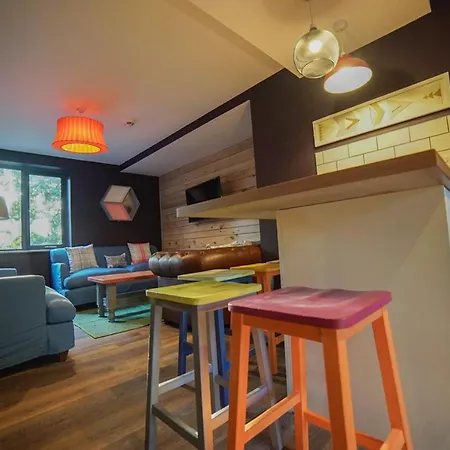 Trendy Rooms, Leeds - Sk * Leeds (West Yorkshire)
